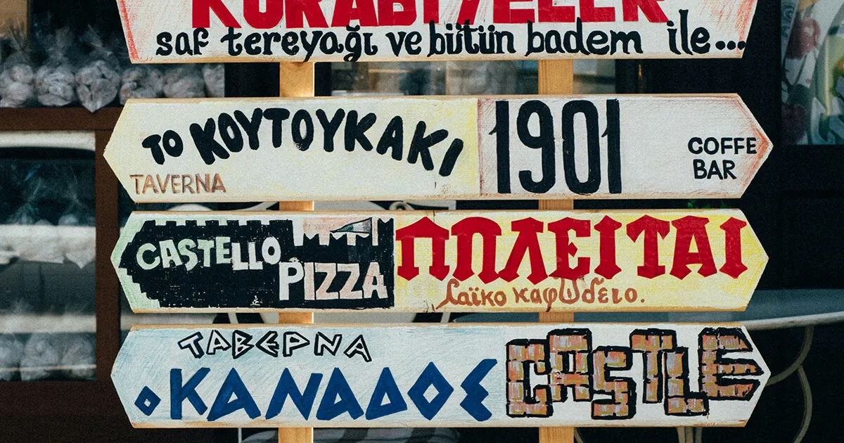 Studente di lingue che impara prima il vocabolario invece della grammatica